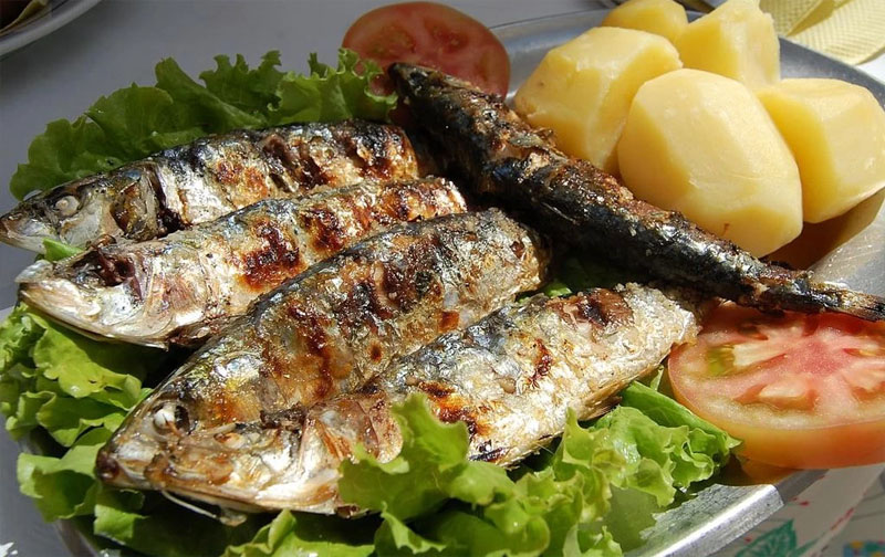 Enjoy the fresh fish in one of the restaurant